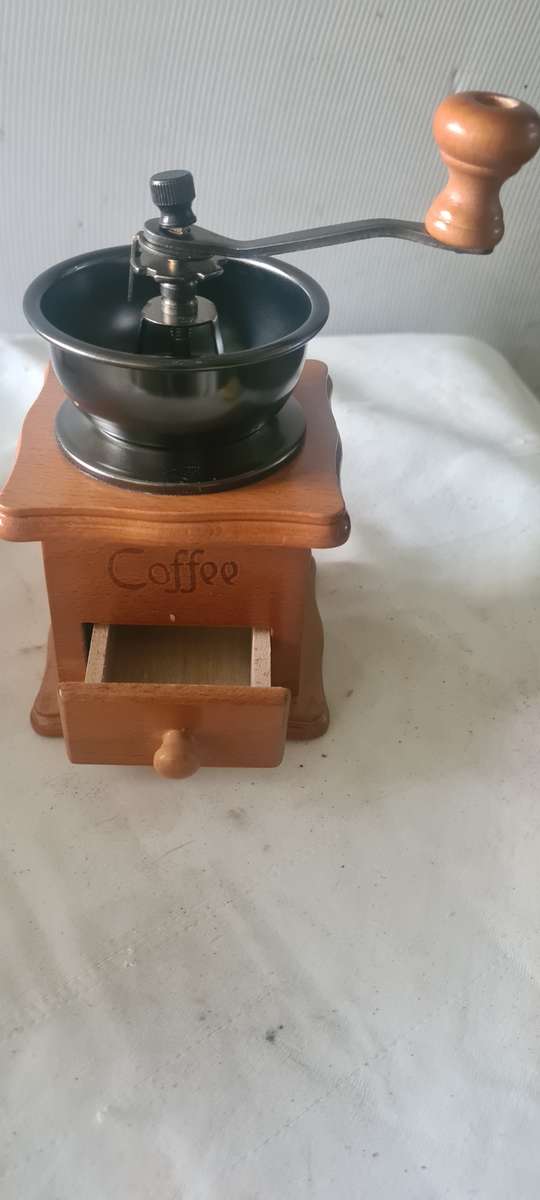 WOODEN COFFEE GRINDER WITH DRAWER