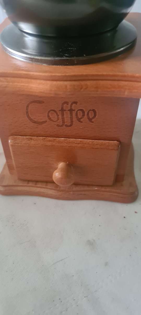 WOODEN COFFEE GRINDER WITH DRAWER