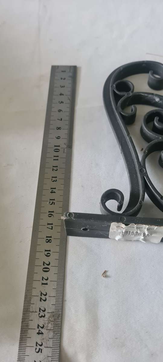 4 PIECE WALL BRACKETS (GREAT FOR HANGING BASKETS PLANTS