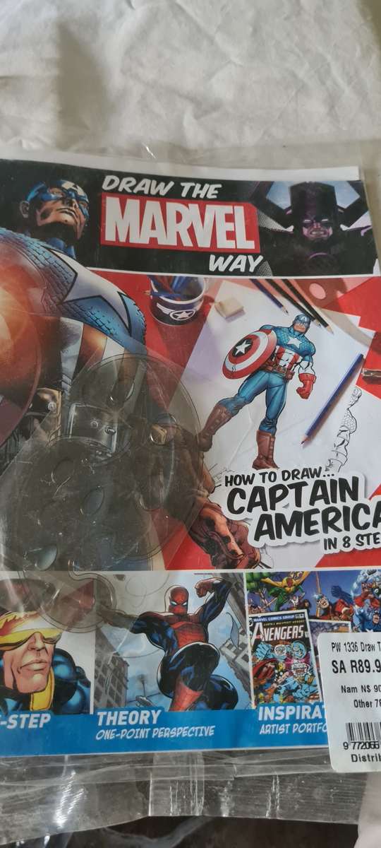 9 DIFFERENT ISSUES OF DRAW THE MARVEL WAY (INCL.A MARVEL FILE AND BINDER)37 PIECE