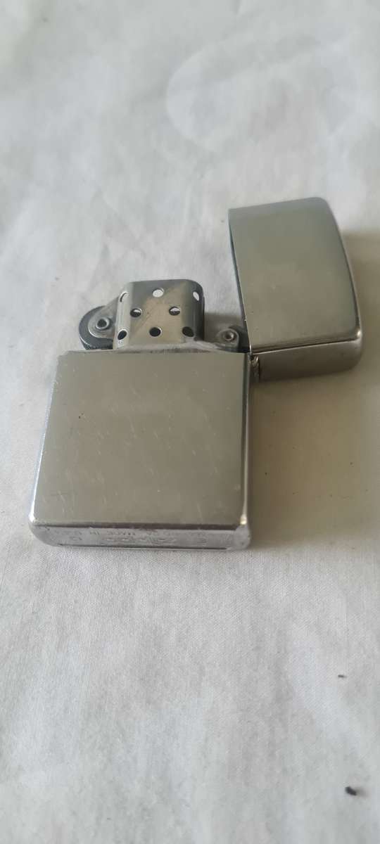 ORIGINAL ZIPPO CIGARETTE LIGHTER