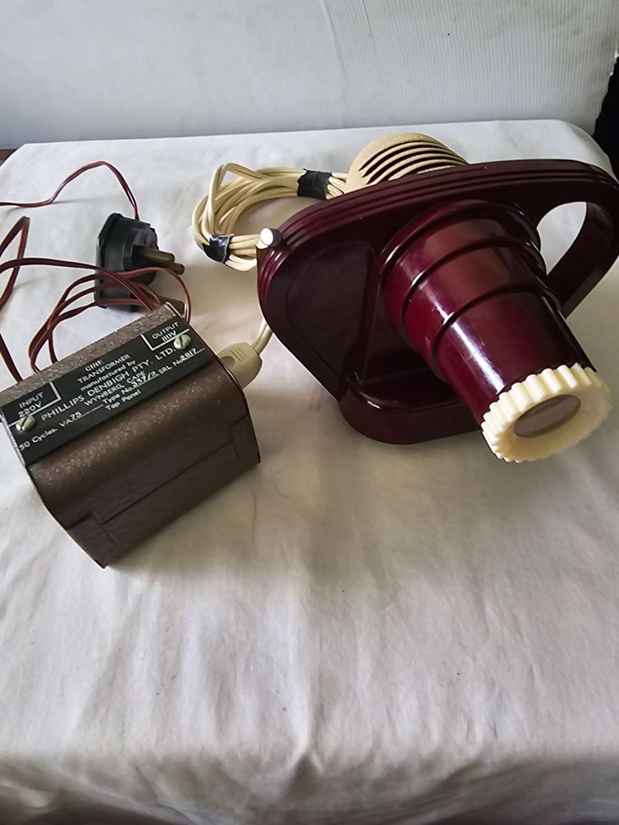 VINTAGE 1950`s VIEWMASTER JUNIOR PROJECTOR WITH A KODAK PHILLIPS TRANSFORMER(WORKS)