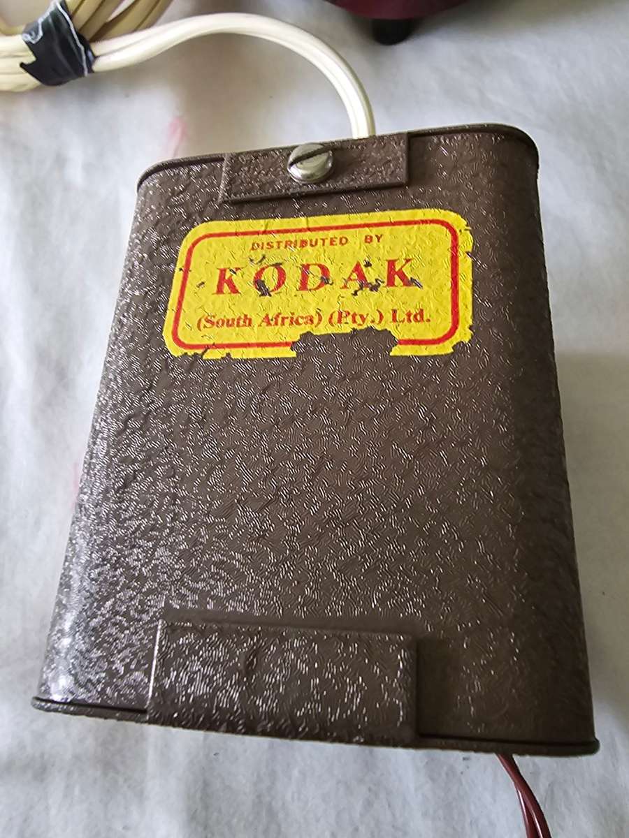 VINTAGE 1950`s VIEWMASTER JUNIOR PROJECTOR WITH A KODAK PHILLIPS TRANSFORMER(WORKS)