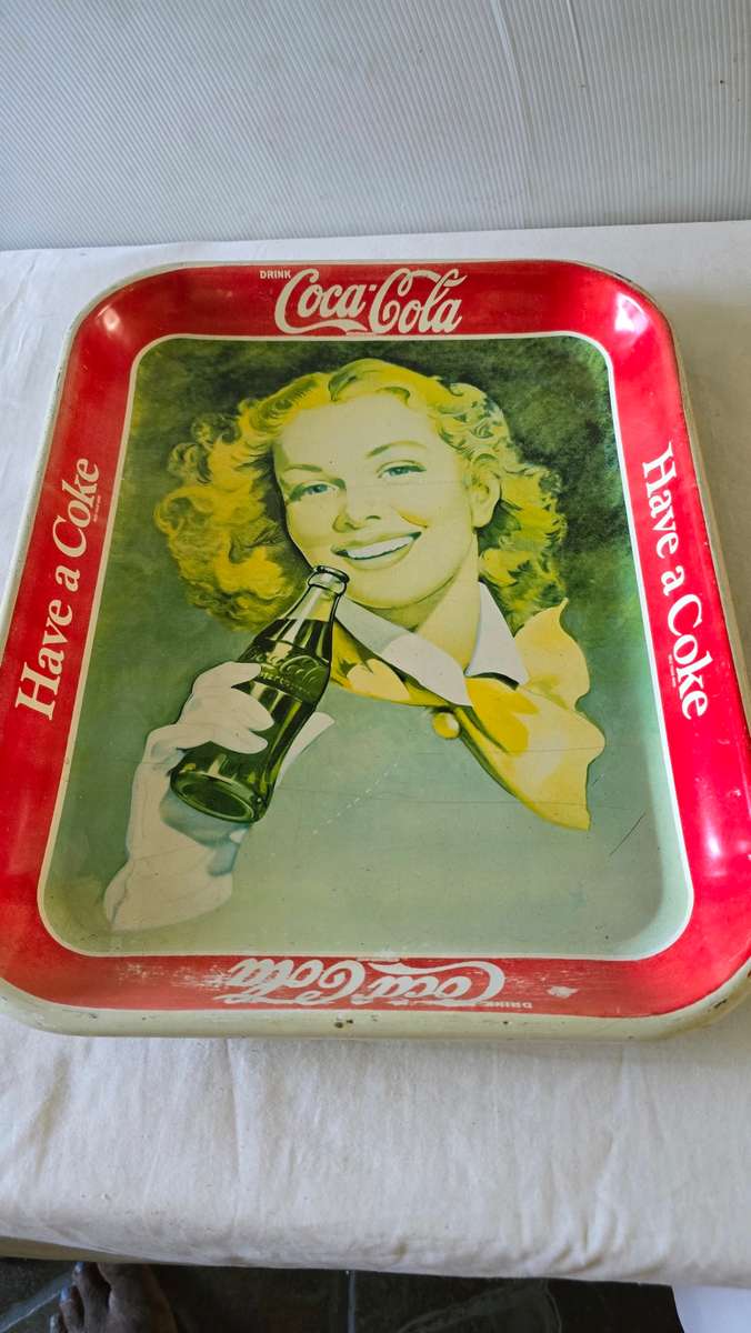 1943 GIRL WITH WIND IN HER HAIR COCA-COLA TRAY(ORIGINAL)