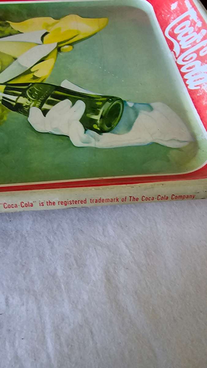 1943 GIRL WITH WIND IN HER HAIR COCA-COLA TRAY(ORIGINAL)