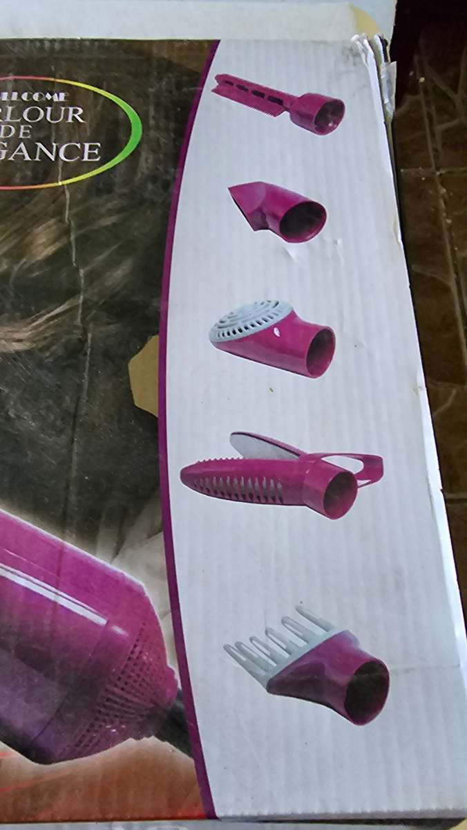 HAIR STYLER WITH 10 ATTACHMENTS