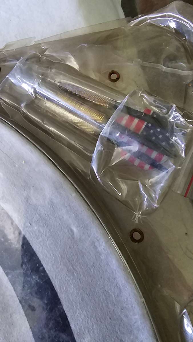 REVERSIBLE DART BOARD(2 WAYS)WITH 3 FLIGHTS