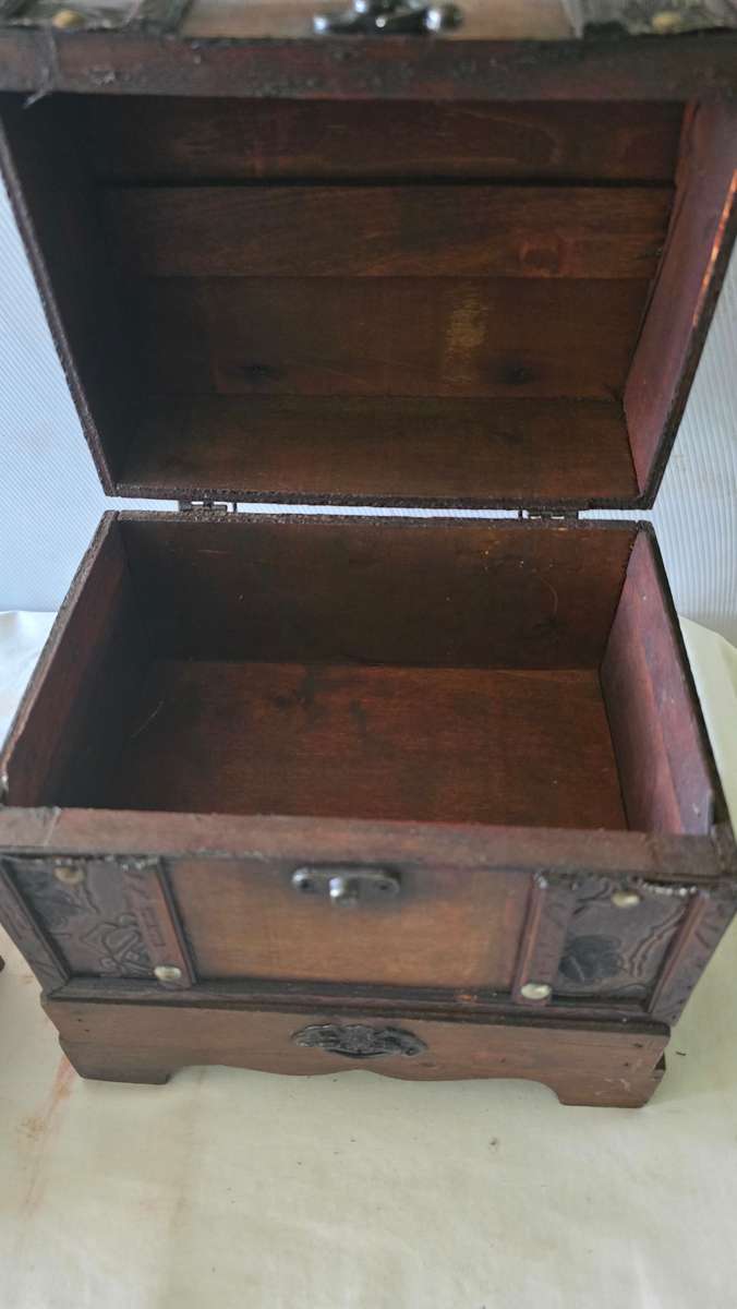 SET OF TWO WOODEN JEWELRY BOX