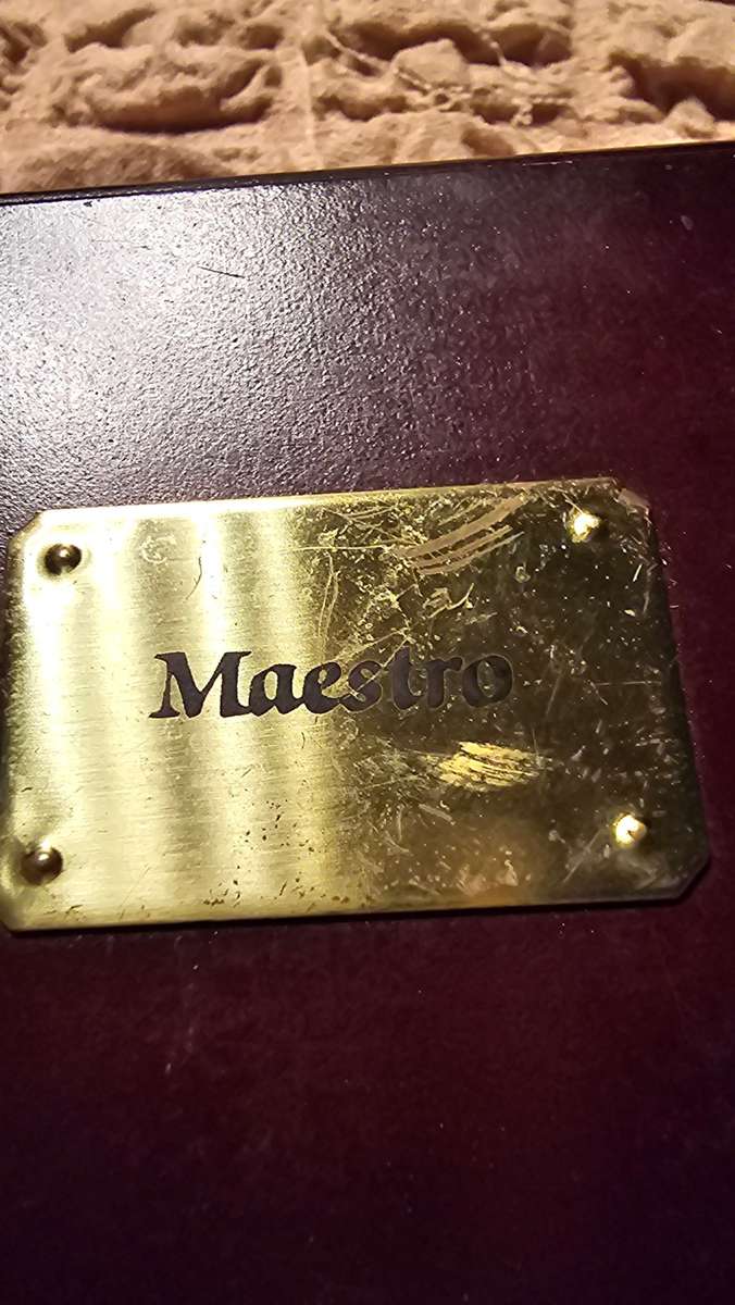 MAESTRO COMPASS IN SOLID WOODEN BOX