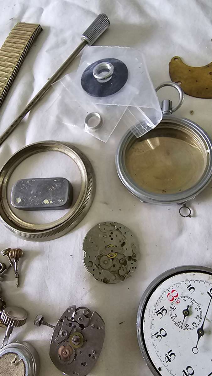 JOBLOT MECHANICAL POCKETWATCH AND WATCH FOR SPARES