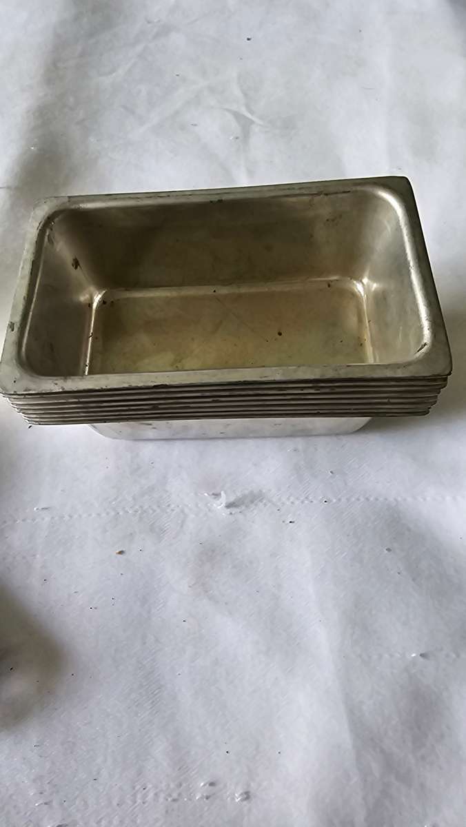 8 PIECE VINTAGE ALUMINUM MINI LOAVES TRAY