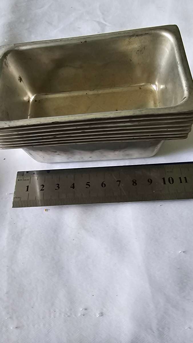 8 PIECE VINTAGE ALUMINUM MINI LOAVES TRAY