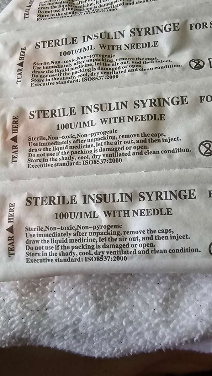 BOX OF 100 DISPOSABLE INSULIN SYRINGE