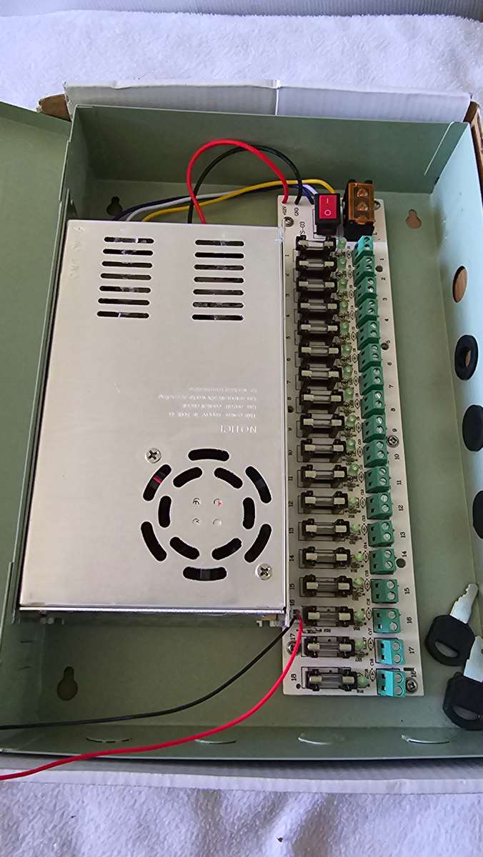 12 VDC,18 OUTPUT SWITCH MODE CCTV POWER SUPPLY