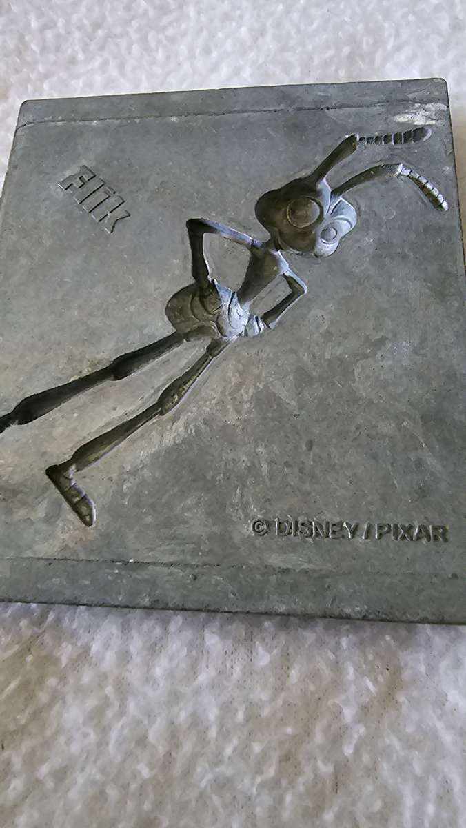SET OF 2 VINTAGE DISNEY PIXAR A BUGS LIFE METAL MOULDS(FLIK AND FRANSIS)