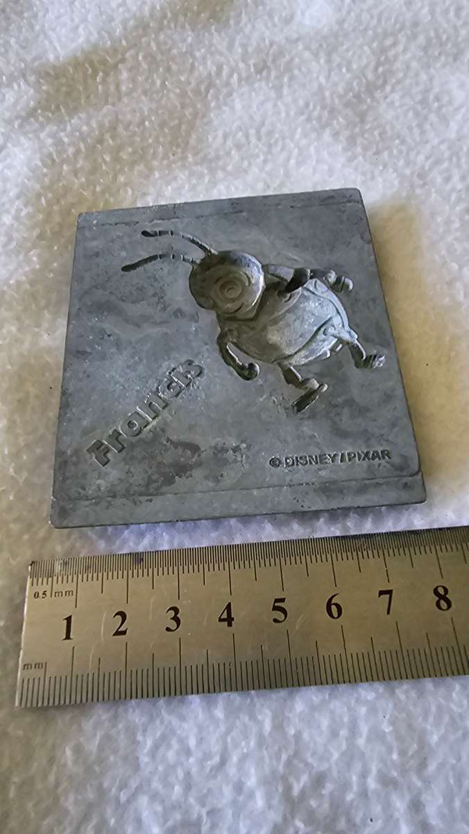 SET OF 2 VINTAGE DISNEY PIXAR A BUGS LIFE METAL MOULDS(FLIK AND FRANSIS)