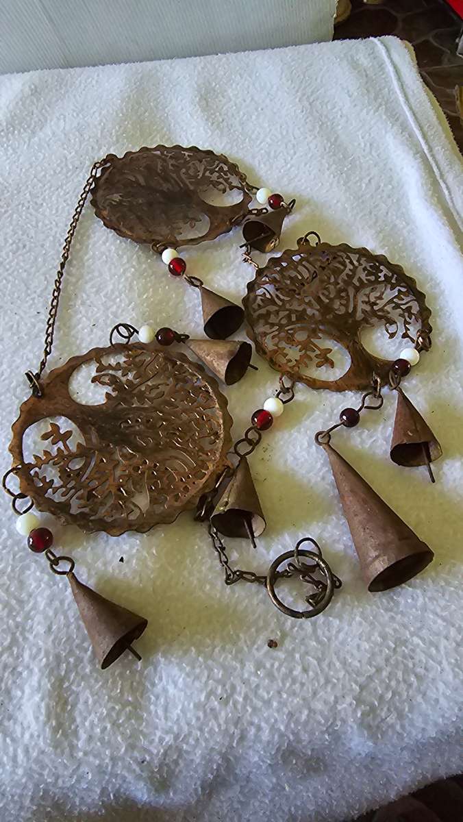 VINTAGE RUSTIC BELL  CHIME