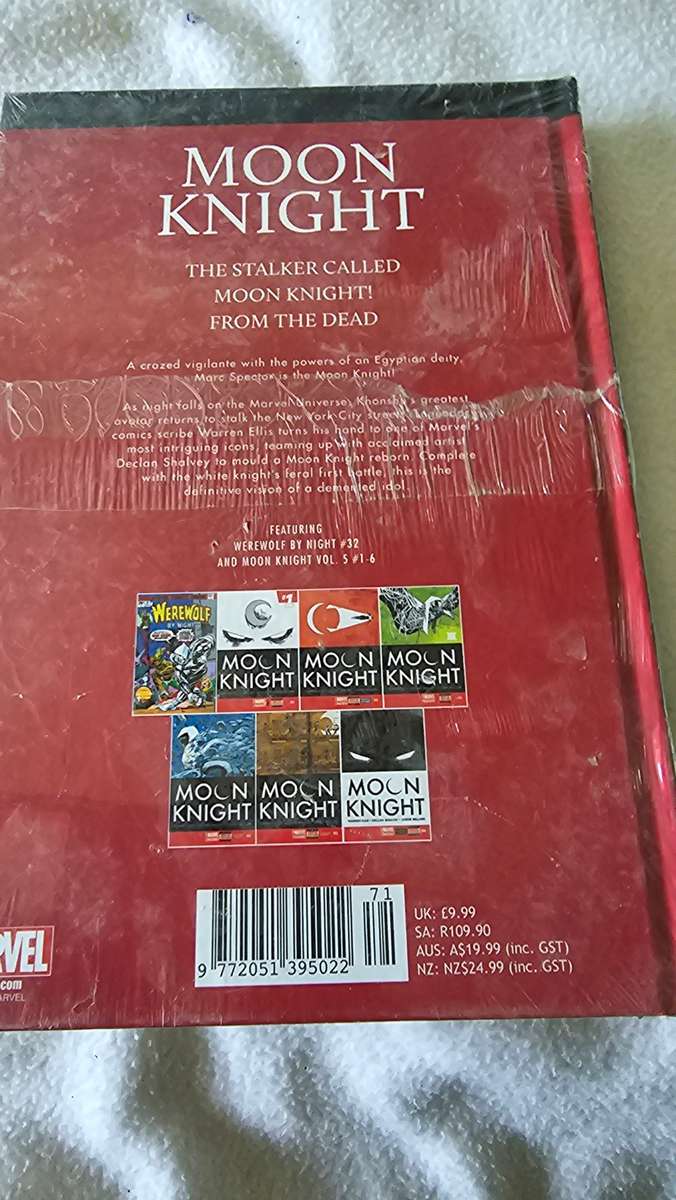 MARVEL SUPERHEROES HARDCOVER COMIC (MOON KNIGHT)