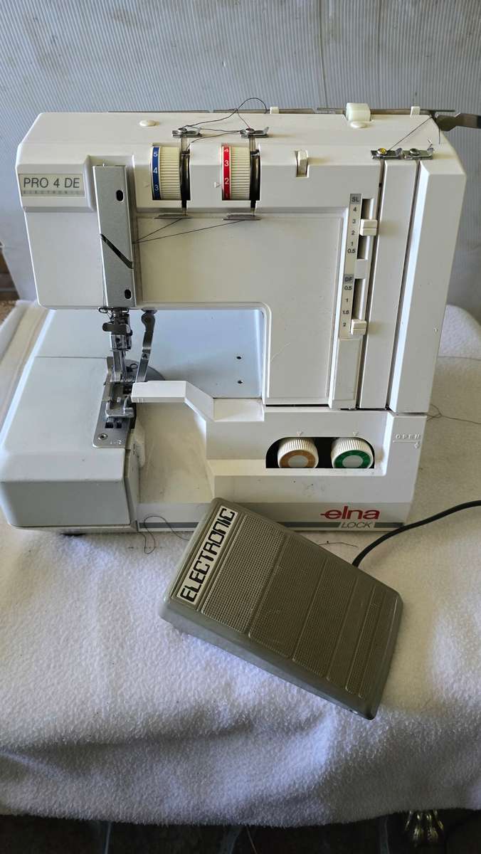 ELNA PRO 4DE DOUBLE NEEDLE OVERLOCKER(WORKS)