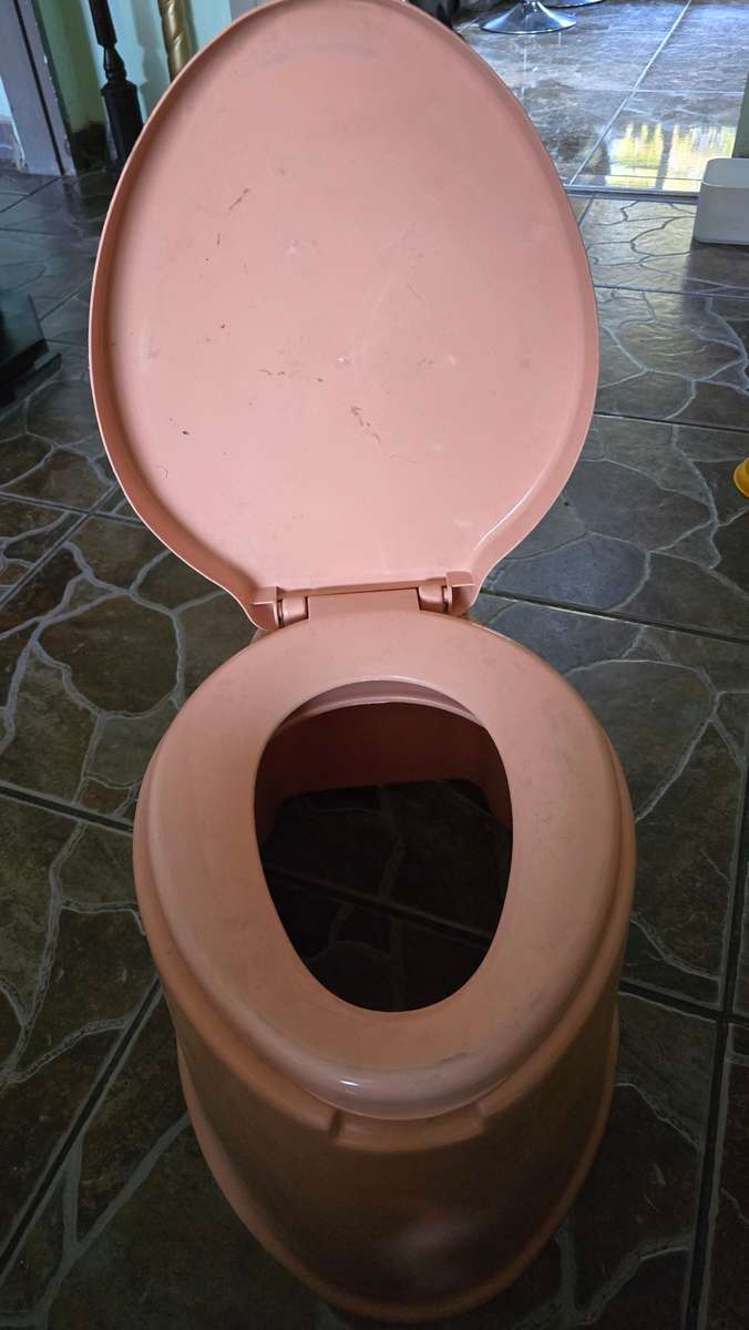 1 PIECE PORTABLE CAMPING TOILET