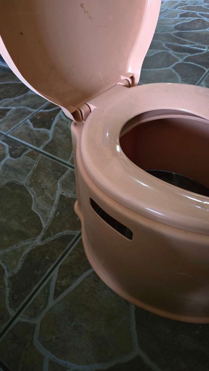 1 PIECE PORTABLE CAMPING TOILET