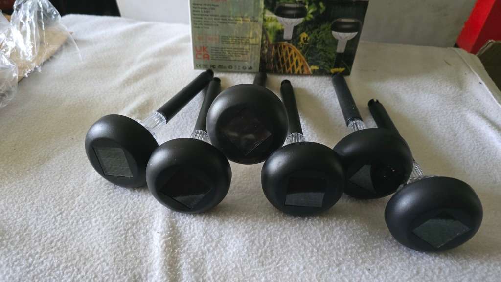 SET OF 6 GARDEN SOLAR LIGHTS