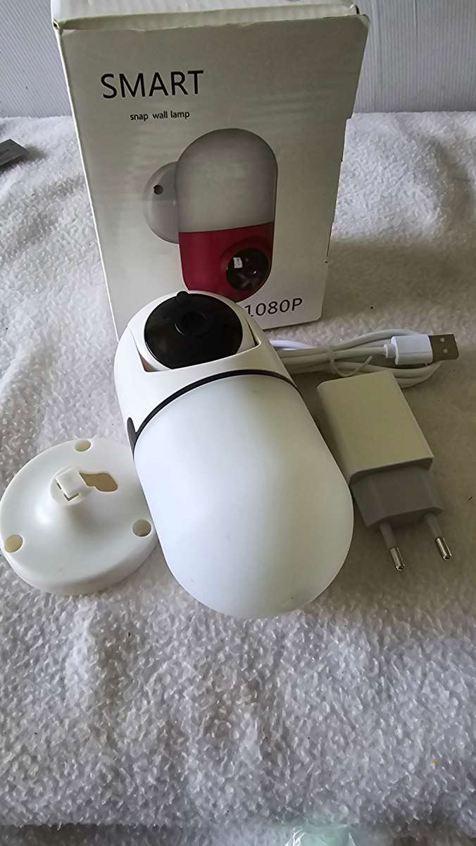 SMART SNAP WALL CAMERA WITH LIGHT