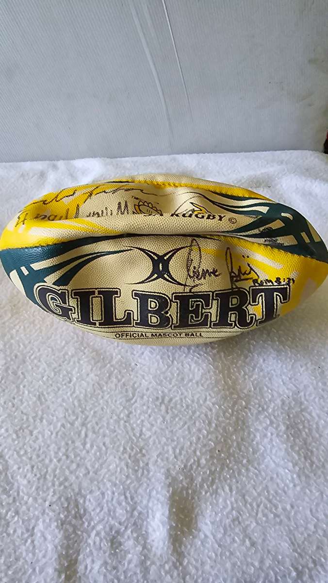 SA RUGBY OFFICIAL MASCOT BALL(WITH ORIGINAL KOKHI SIGNATURES OF PLAYERS)