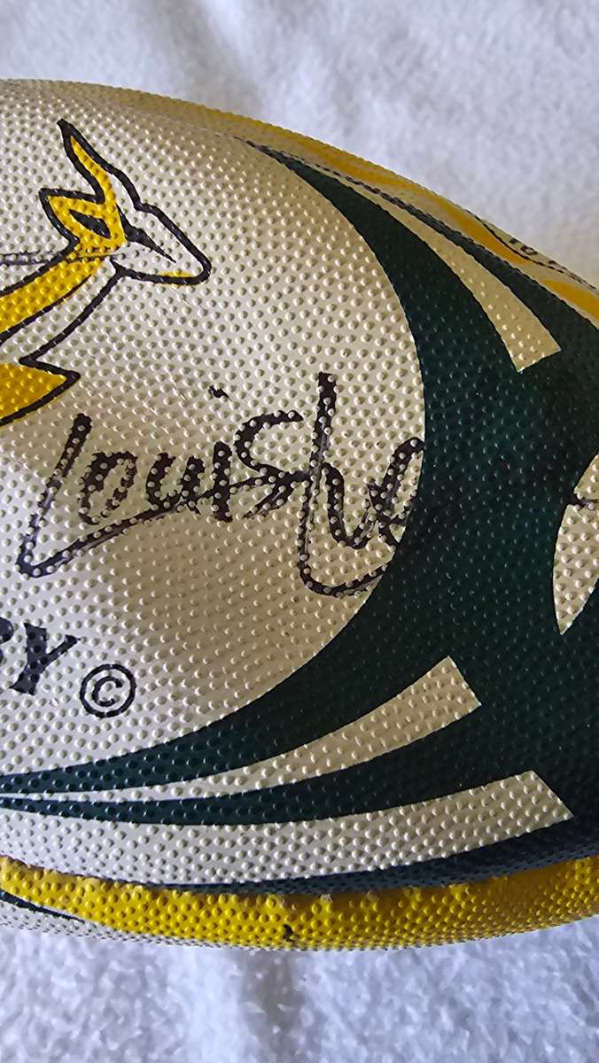 SA RUGBY OFFICIAL MASCOT BALL(WITH ORIGINAL KOKHI SIGNATURES OF PLAYERS)