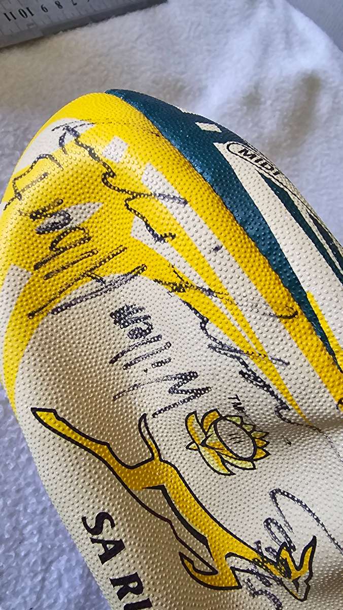 SA RUGBY OFFICIAL MASCOT BALL(WITH ORIGINAL KOKHI SIGNATURES OF PLAYERS)