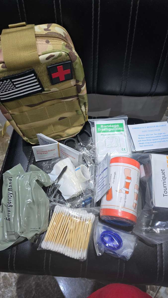 EMERGENCY FIRST AID KIT WITH COMPATIBLE BAG