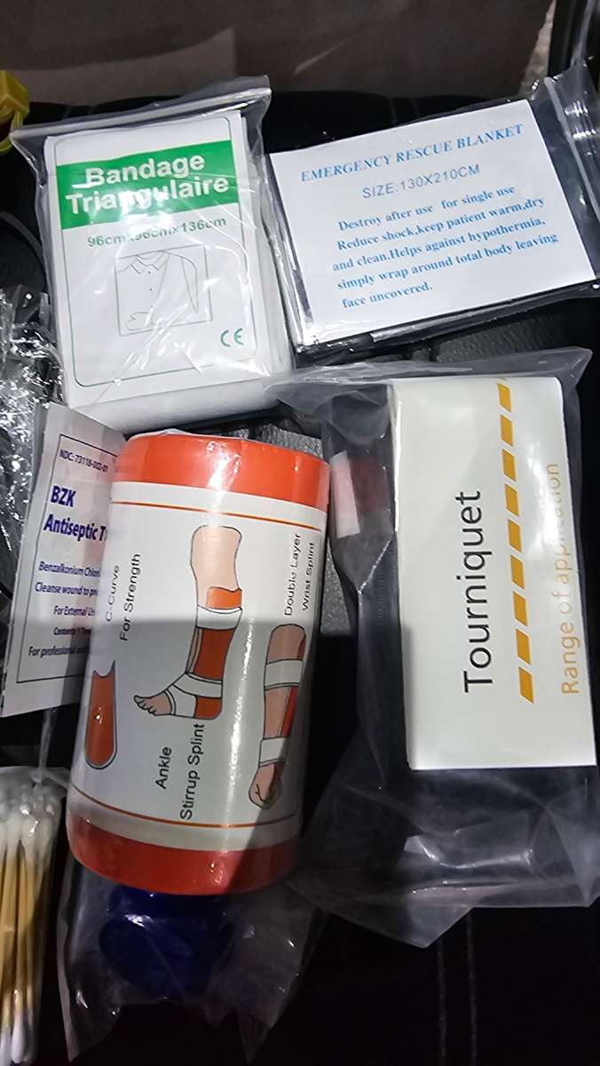 EMERGENCY FIRST AID KIT WITH COMPATIBLE BAG