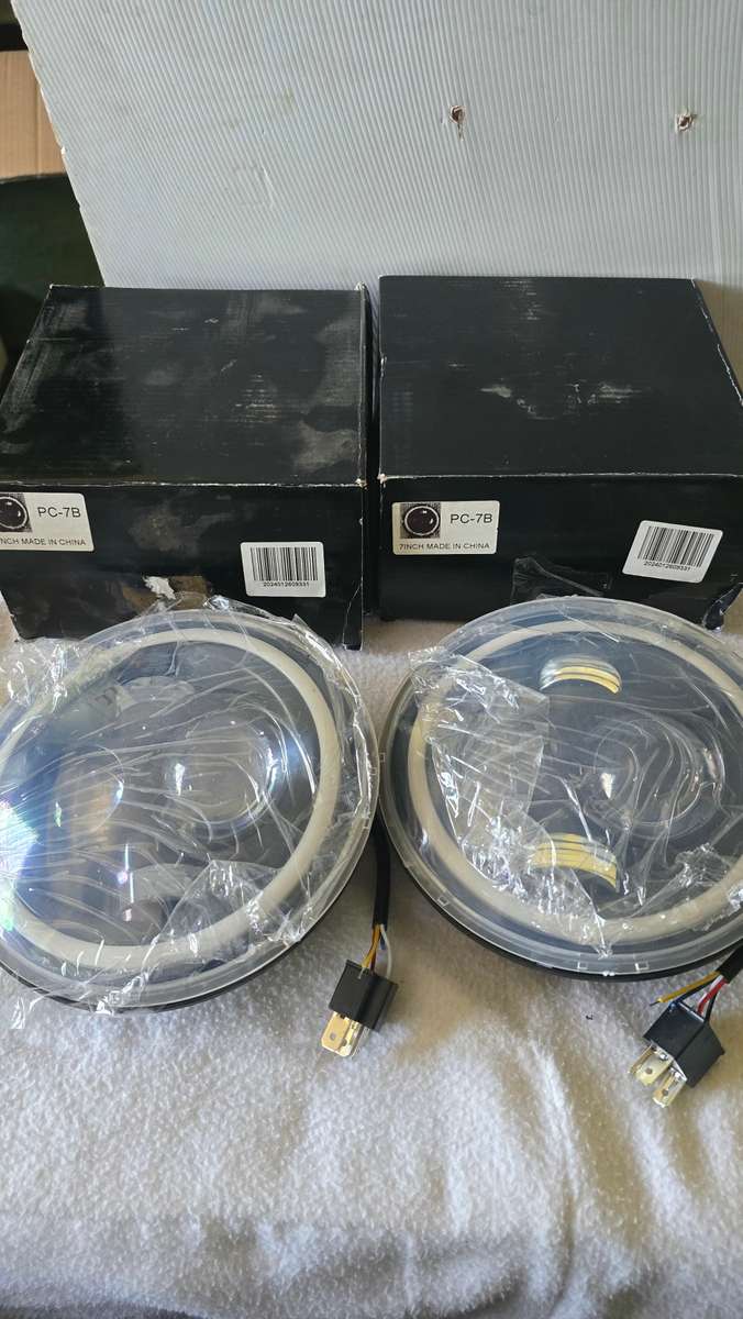 PC 7 INCH HEADLIGHT(FOR JEEP OR WRANGLER OFF ROADS(SET OF TWO)