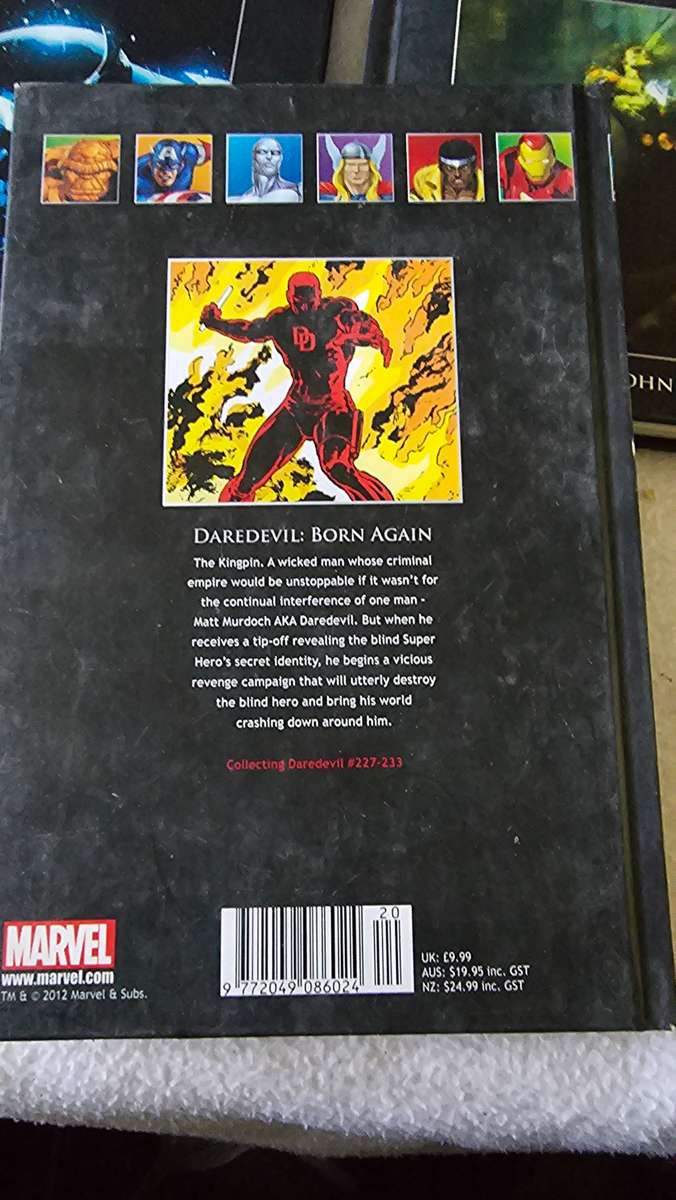 5 X MARVEL SUPERHEROES HARDCOVER COMICS