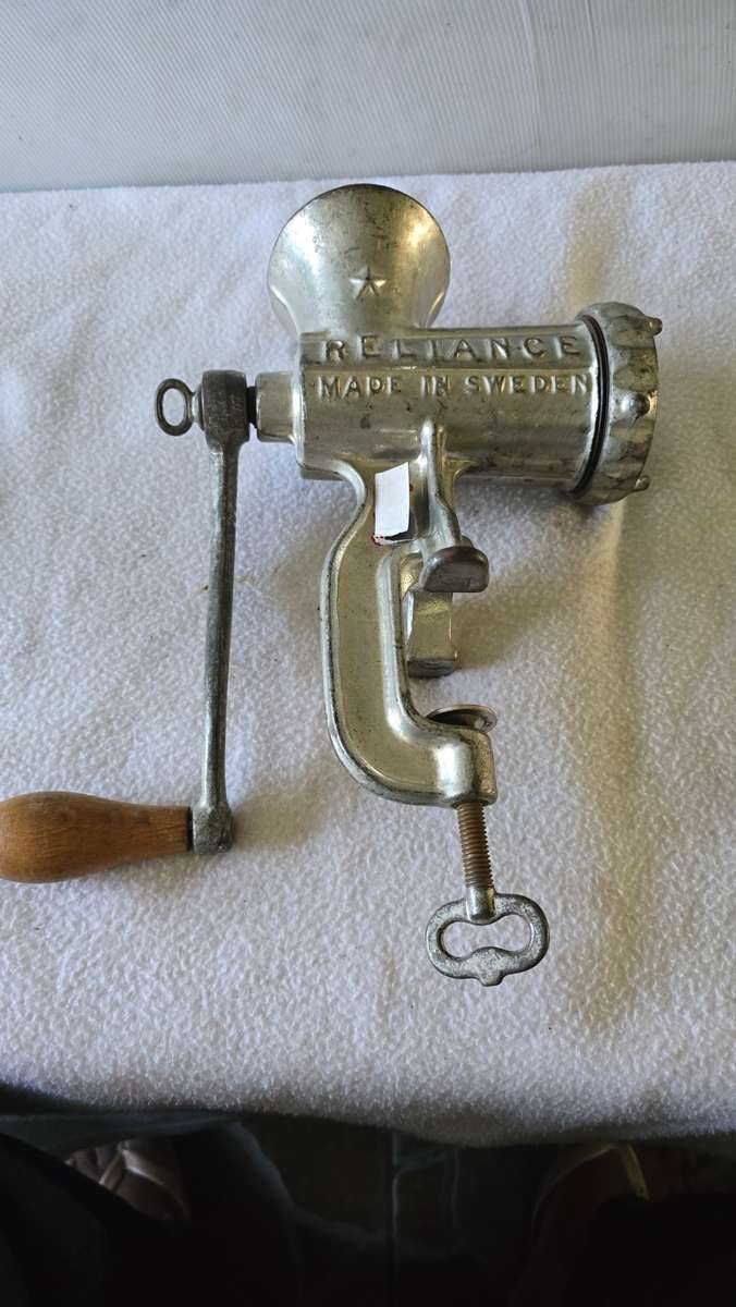 MADE IN SWEDEN MANUAL MEAT GRINDER(HUSQVARNA)