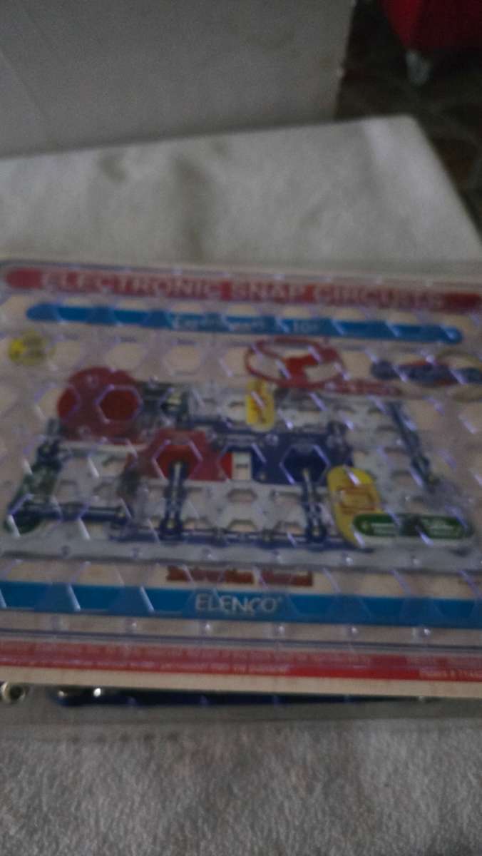 ELECTRONIC SNAP CIRCUIT JNR(BUILD OVER 100 EXCITING PROJECT ( BY ELENCO