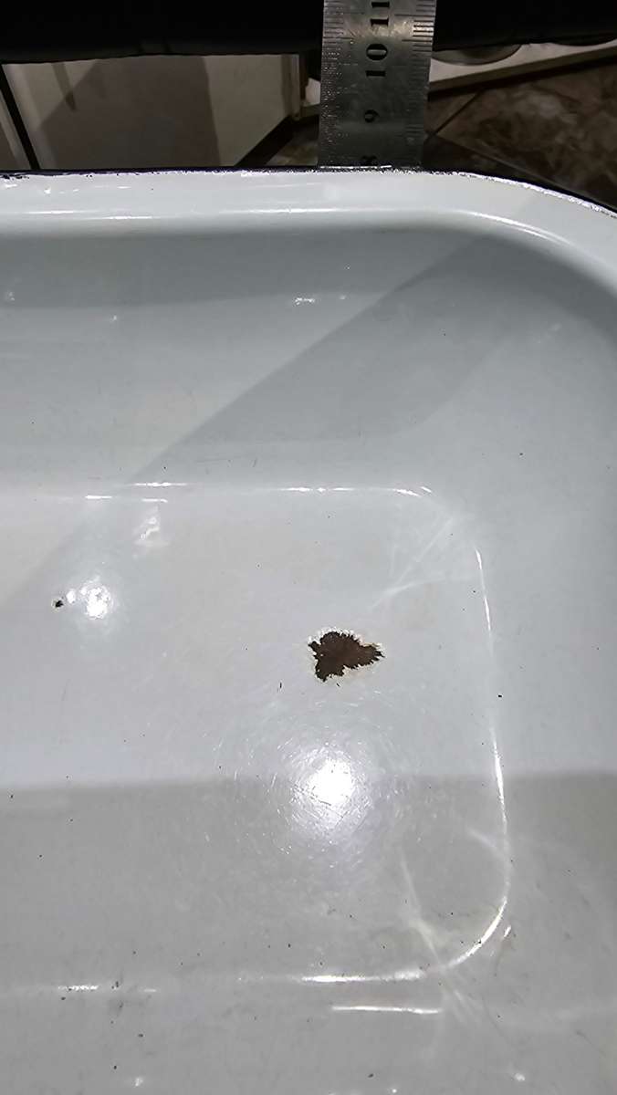 VINTAGE ENAMEL CASSEROLE