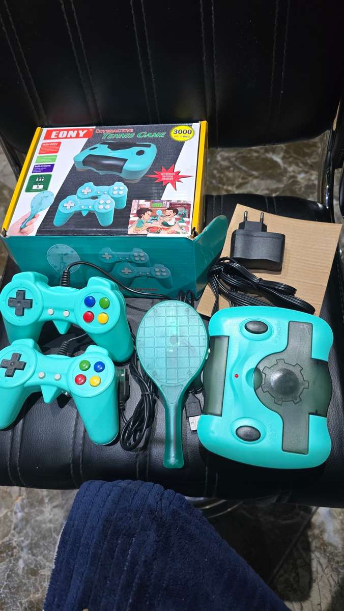 INTERACTIVE TENNIS GAME(3000 8 BIT GAMES)WITH WIRELESS TENNIS RACKET