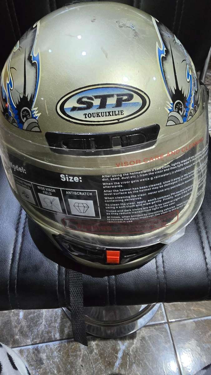 SAFE HELMET WITH VISOR PROTECTOR-SEE DESCRIPTION