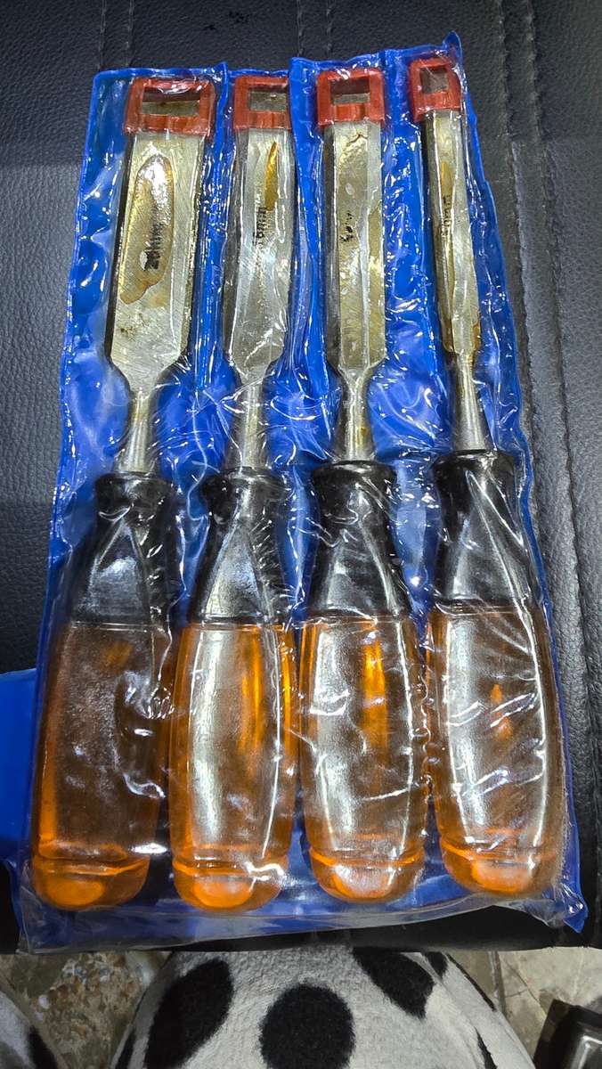 4 PIECE FIRM HANDLE CHISEL SET