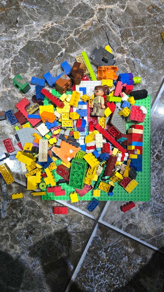 JOBLOT VINTAGE ORIGINAL LEGO BUILDING BLOCKS ( QUITE A LOT)