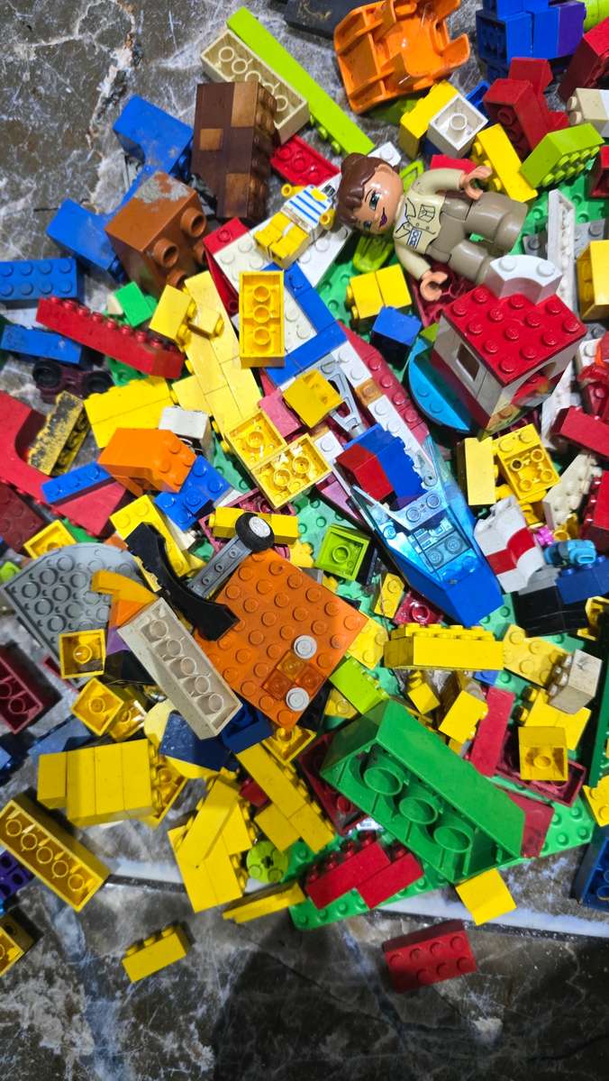 JOBLOT VINTAGE ORIGINAL LEGO BUILDING BLOCKS ( QUITE A LOT)