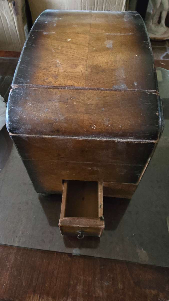 VERY OLD WOODEN MUSICAL BOX(WIND UP)SEE DESCRIPTION