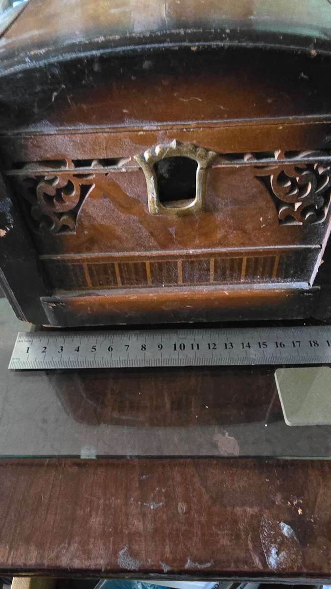 VERY OLD WOODEN MUSICAL BOX(WIND UP)SEE DESCRIPTION