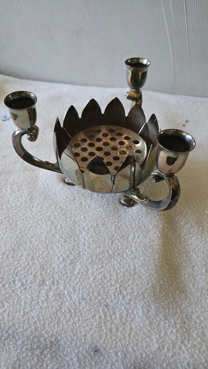 VINTAGE SILVERPLATED CANDLEBRA VASE