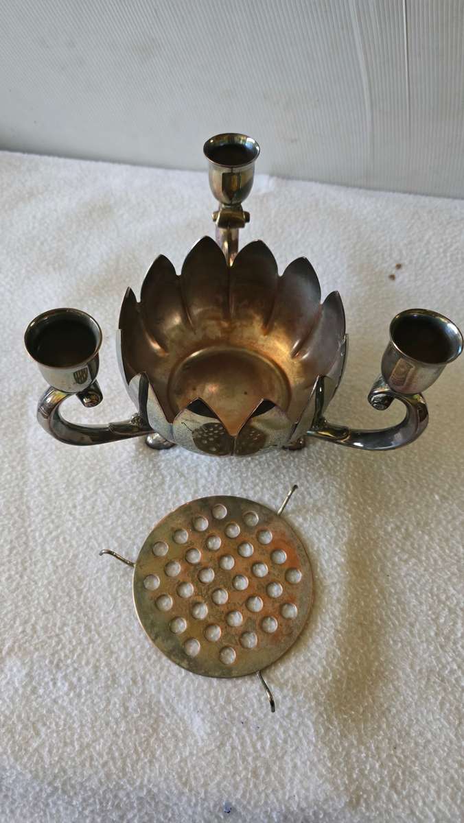 VINTAGE SILVERPLATED CANDLEBRA VASE