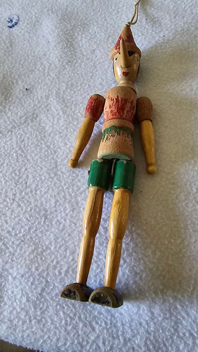 VINTAGE WOODEN PINOCCHIO