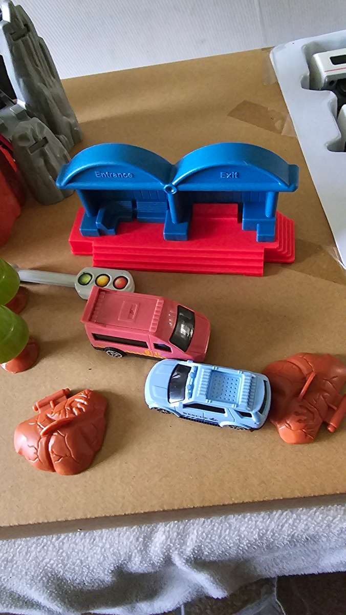 A1 CITY TRAIN MODEL(BATTERY OPERATED,UNUSED)