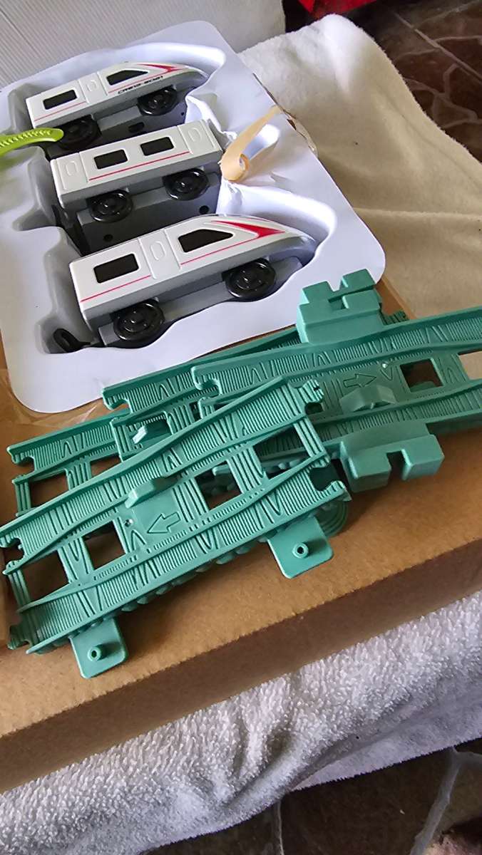 A1 CITY TRAIN MODEL(BATTERY OPERATED,UNUSED)