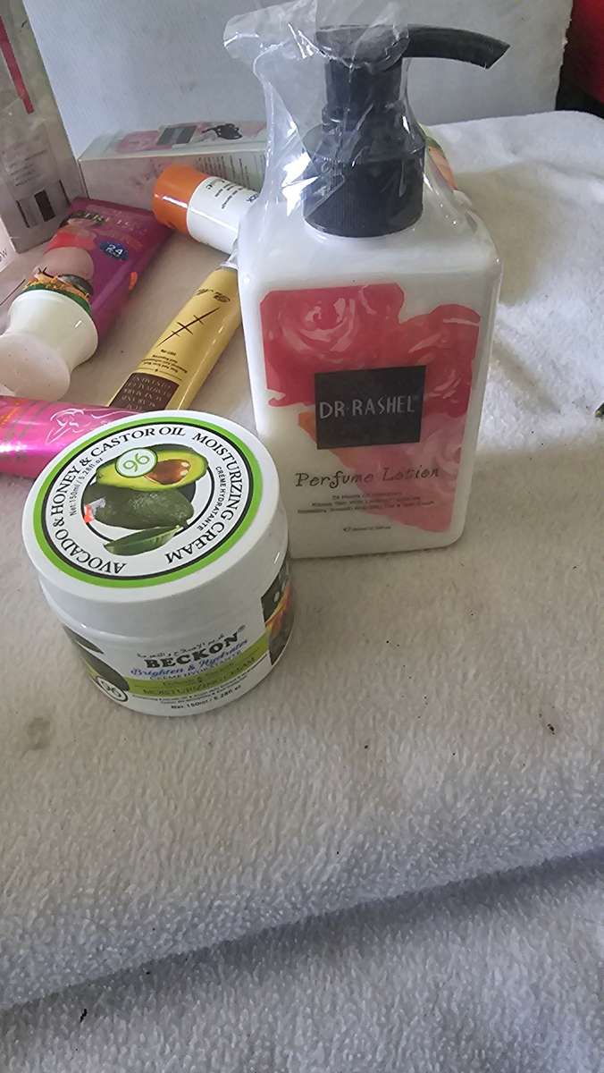 JOBLOT FACE CARE PRODUCTS-11 PIECE